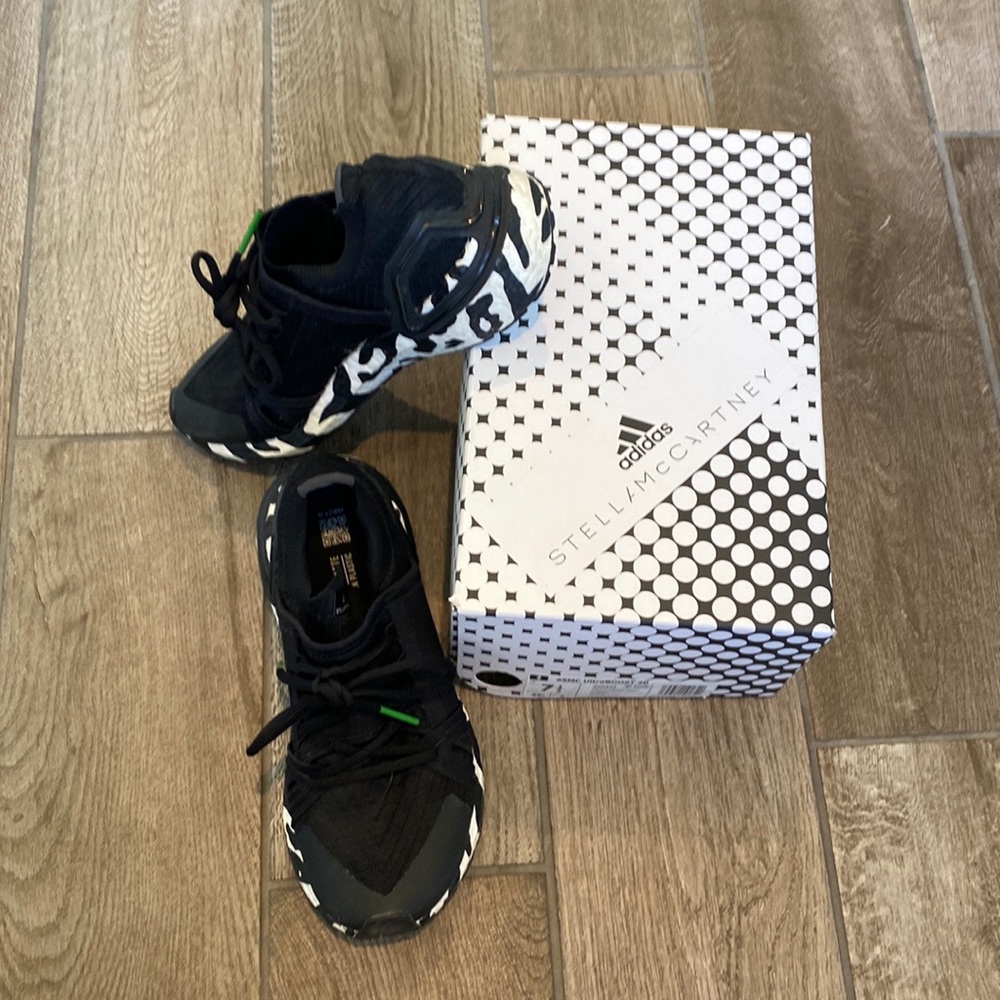 Adidas Ultraboost! Stella McCartney Collab size 7.5 gently used